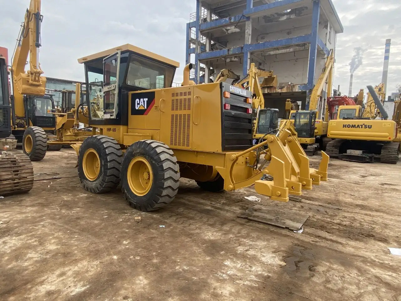 Used grader caterpillar 140H Caterpillar motor grader 140H 140G 120K 120G 14H cheap used grader - Máy san: hình 4 Used grader caterpillar 140H Caterpillar motor grader 140H 140G 120K 120G 14H cheap used grader - Máy san: hình 4