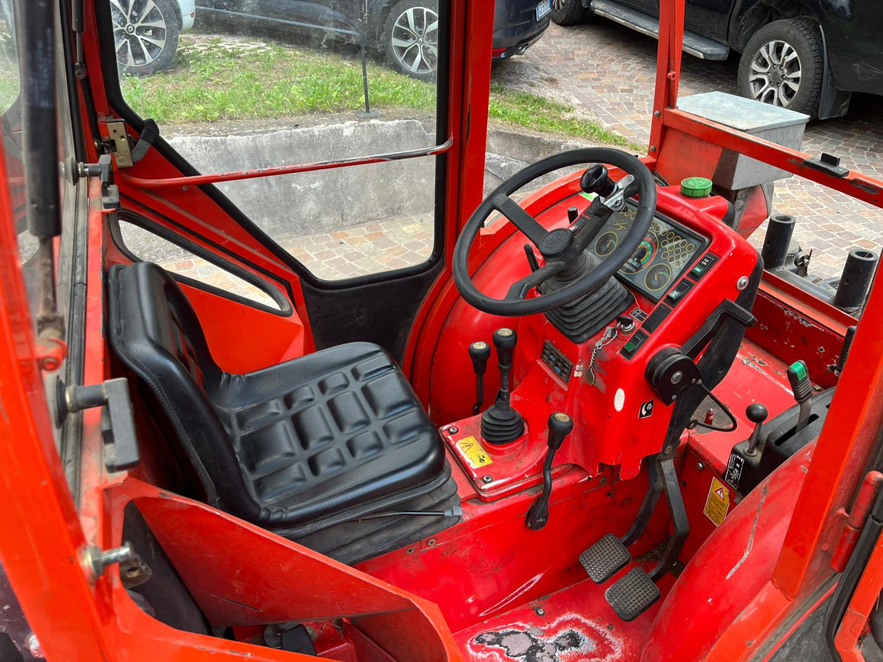ANTONIO CARRARO TRX 7400 - Máy cày: hình 2 ANTONIO CARRARO TRX 7400 - Máy cày: hình 2