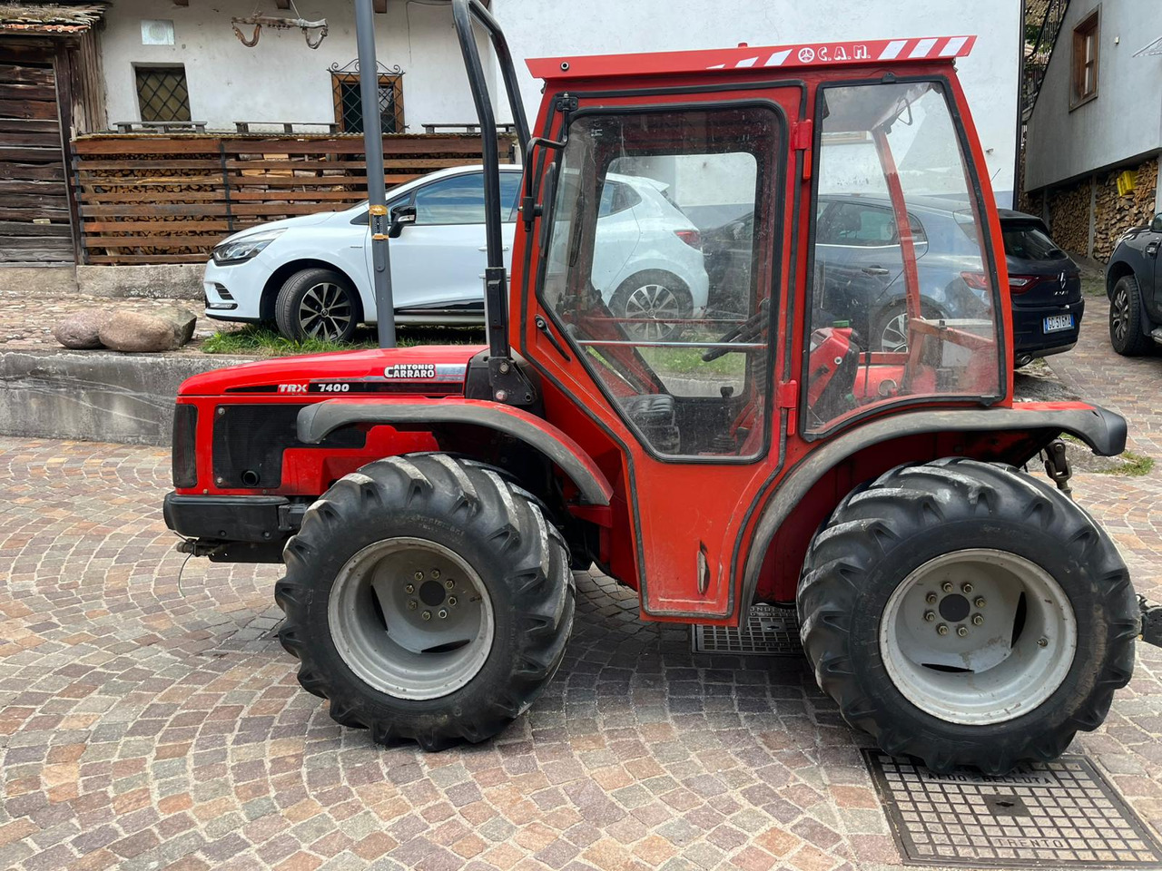 ANTONIO CARRARO TRX 7400 - Máy cày: hình 4 ANTONIO CARRARO TRX 7400 - Máy cày: hình 4