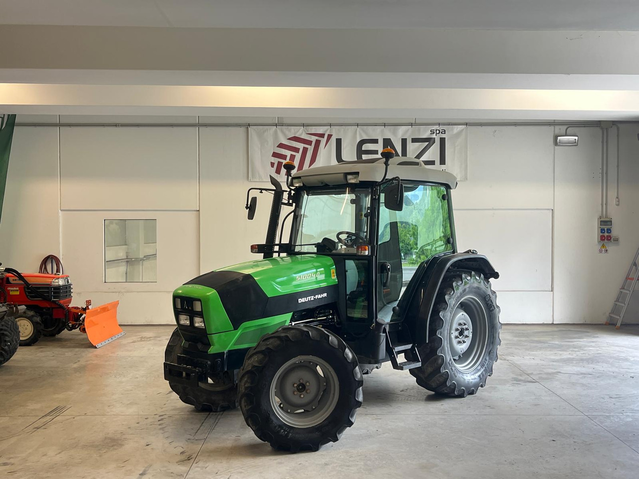DEUTZ-FAHR 5100.4 D - Máy cày: hình 1 DEUTZ-FAHR 5100.4 D - Máy cày: hình 1