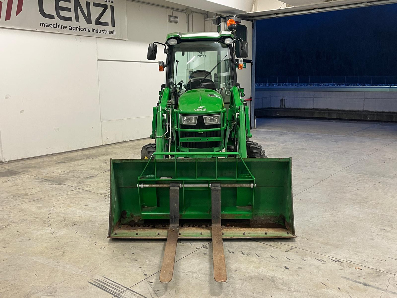 JOHN DEERE 4066 R ( IDROSTATICO ) - Máy cày: hình 3 JOHN DEERE 4066 R ( IDROSTATICO ) - Máy cày: hình 3