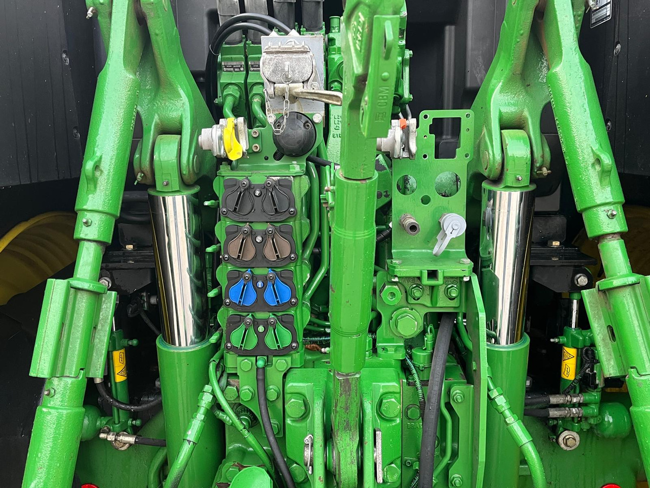 Máy cày John Deere 6175R: hình 15 Máy cày John Deere 6175R: hình 15