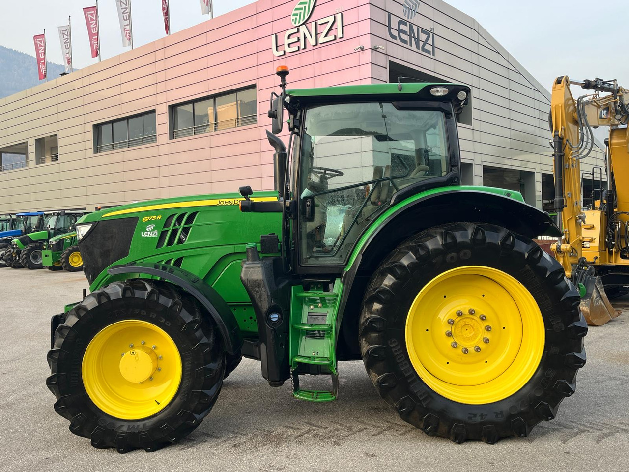 Máy cày John Deere 6175R: hình 9 Máy cày John Deere 6175R: hình 9