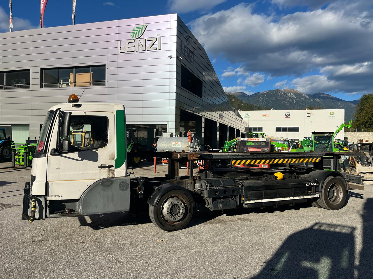 MERCEDES-BENZ KAMAG - Xe chở container/ Xe tải hoán đổi thân: hình 2 MERCEDES-BENZ KAMAG - Xe chở container/ Xe tải hoán đổi thân: hình 2