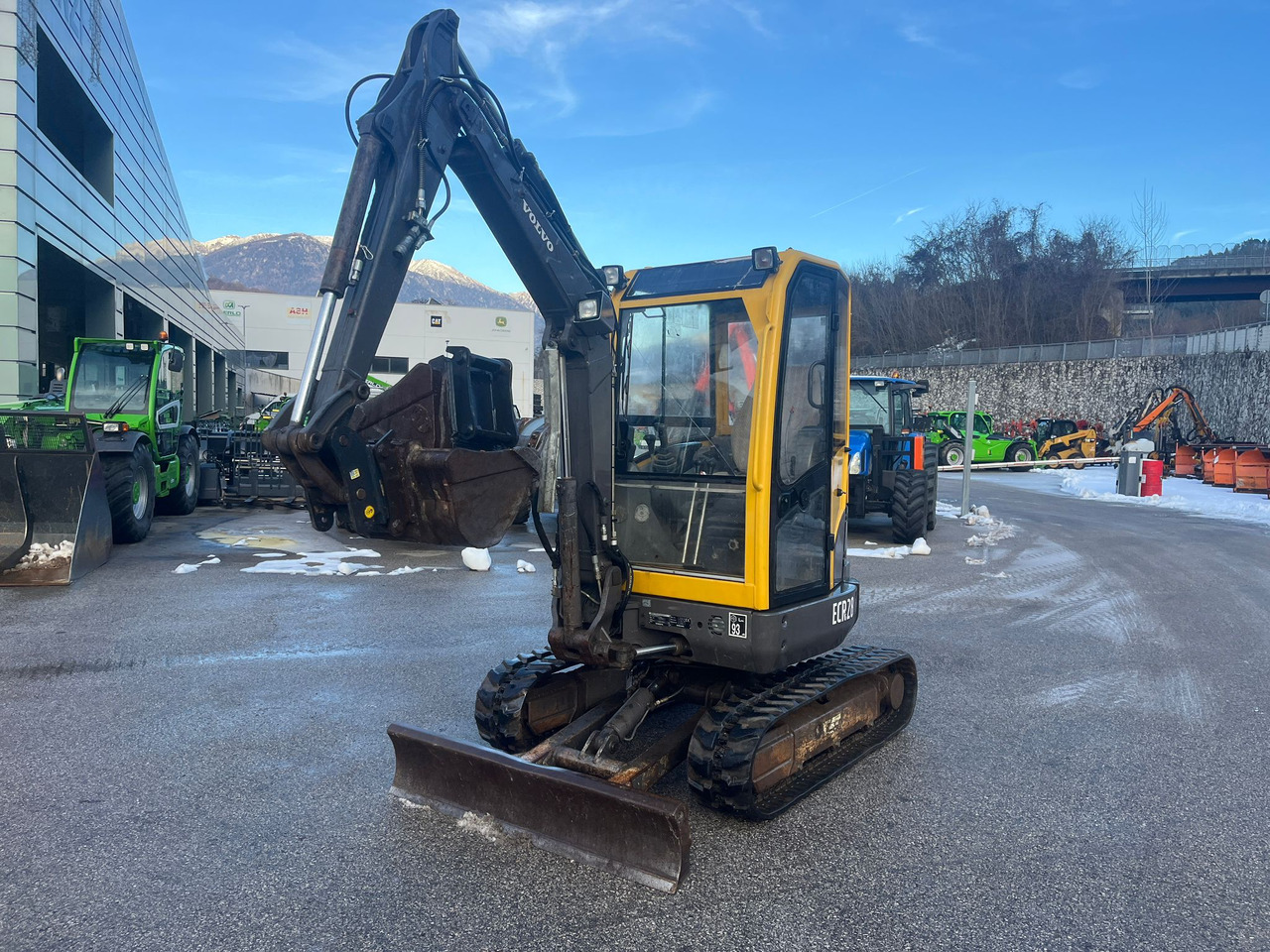 MINIESCAVATORE VOLVO ECR 28 - Máy xúc mini: hình 2 MINIESCAVATORE VOLVO ECR 28 - Máy xúc mini: hình 2