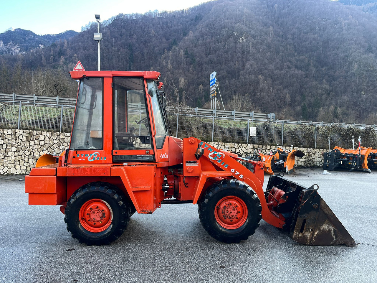 PALAGOMMATA FAI 675 - Máy xúc lật bánh lốp: hình 3 PALAGOMMATA FAI 675 - Máy xúc lật bánh lốp: hình 3