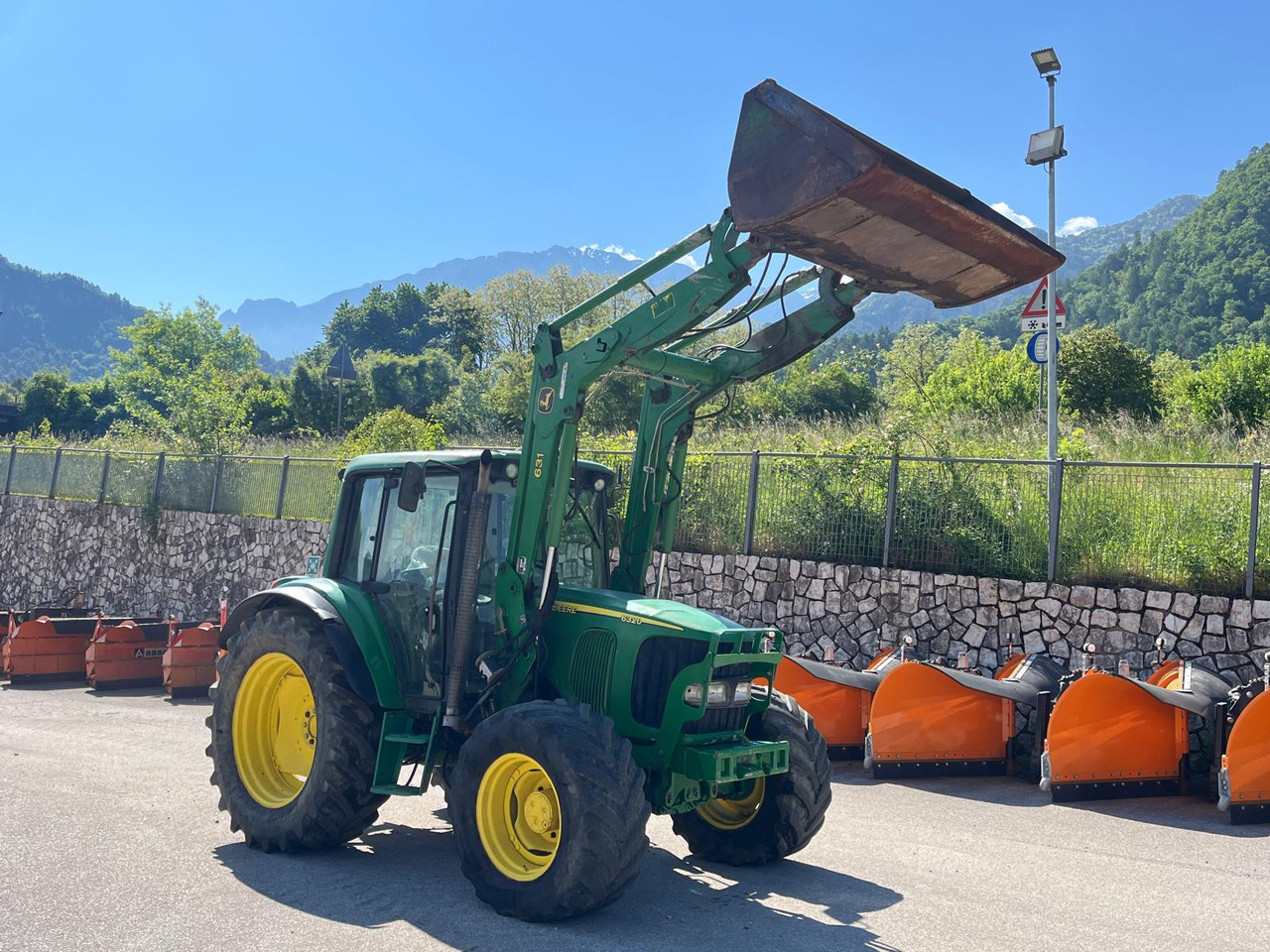 TRATTORE JOHN DEERE 6320 - Máy cày: hình 3 TRATTORE JOHN DEERE 6320 - Máy cày: hình 3
