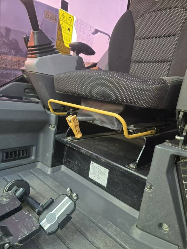 CAT 306 - Máy xúc mini: hình 5 CAT 306 - Máy xúc mini: hình 5