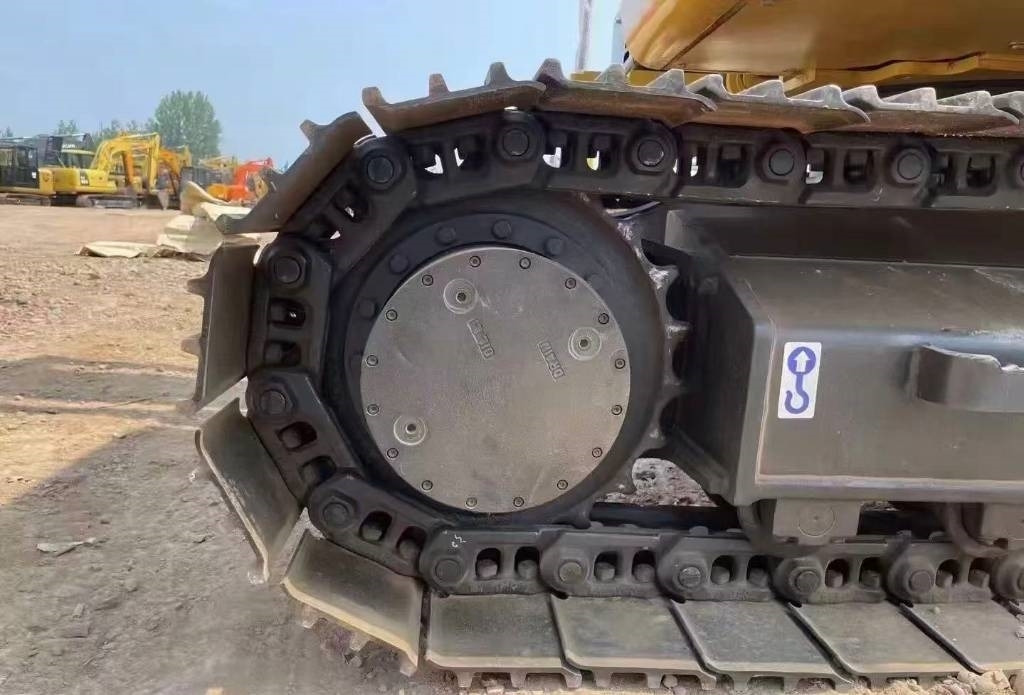 CAT 312 - Máy xúc bánh xích: hình 2 CAT 312 - Máy xúc bánh xích: hình 2
