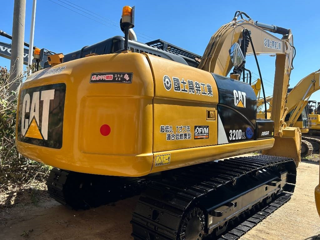 CAT 320D2L - Máy xúc bánh xích: hình 1 CAT 320D2L - Máy xúc bánh xích: hình 1