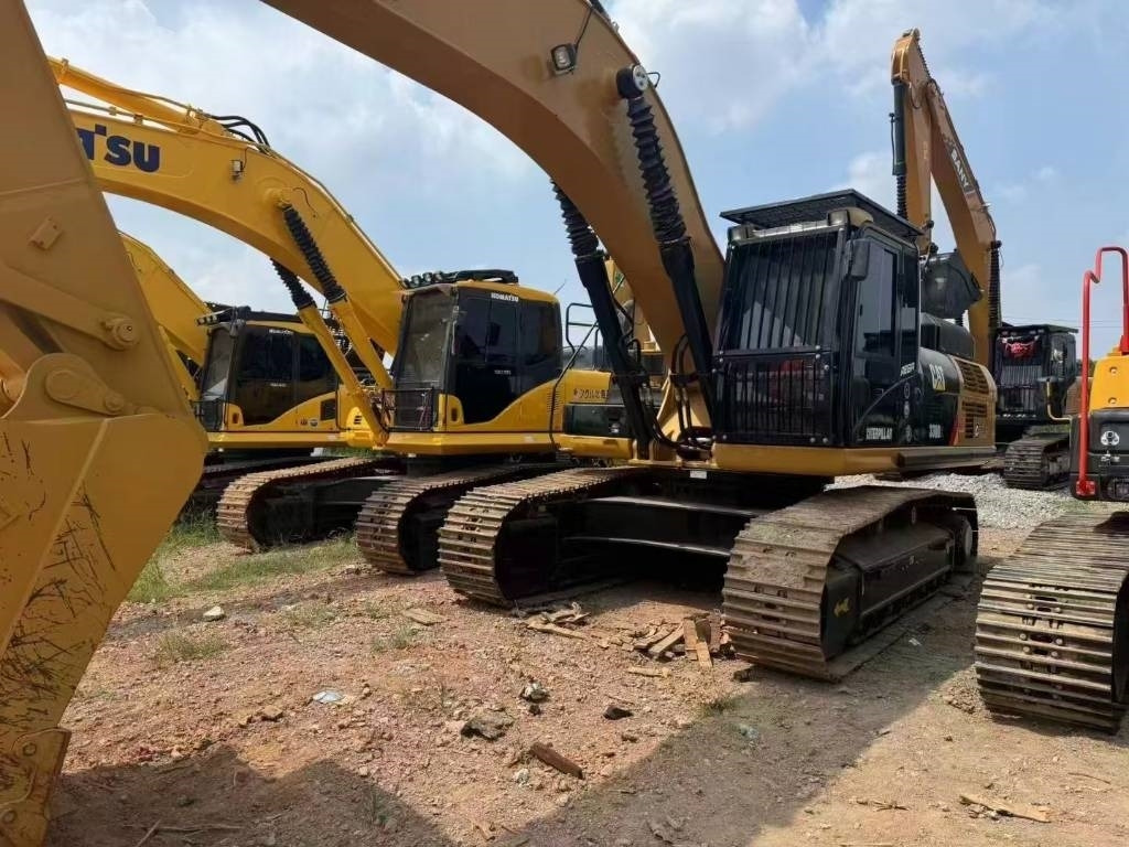 CAT 330 D L - Máy xúc bánh xích: hình 1 CAT 330 D L - Máy xúc bánh xích: hình 1