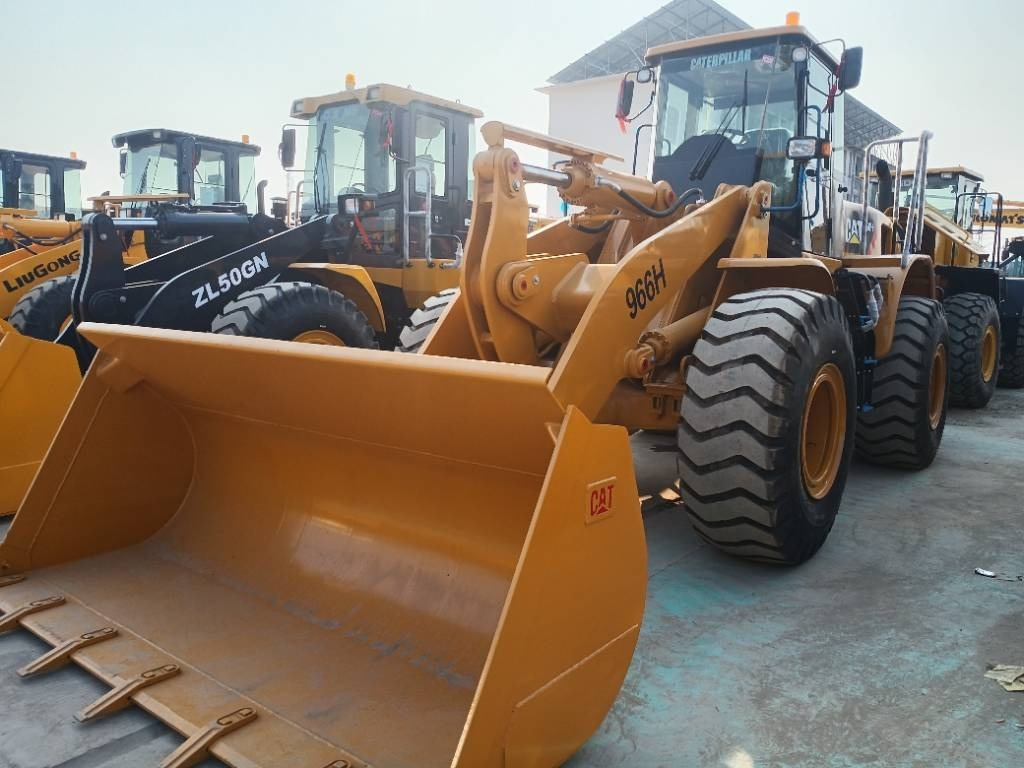 CAT 966 H - Máy xúc lật bánh lốp: hình 1 CAT 966 H - Máy xúc lật bánh lốp: hình 1