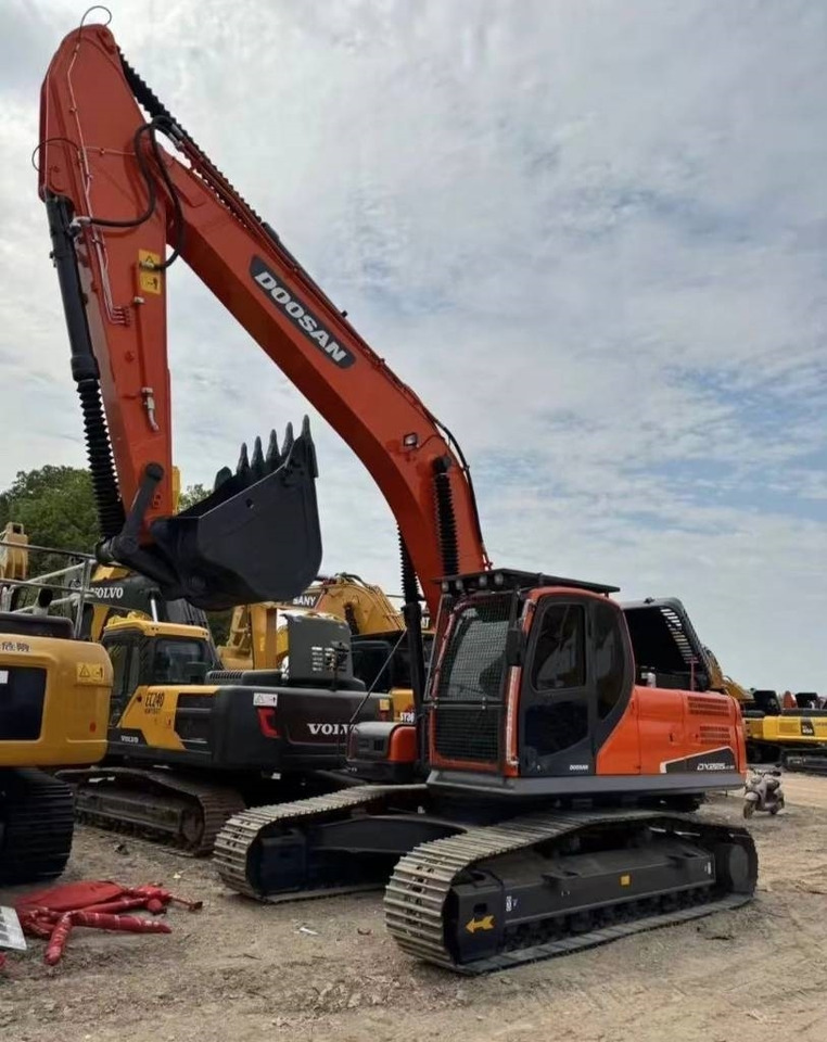 Doosan 225 DX - Máy xúc bánh xích: hình 5 Doosan 225 DX - Máy xúc bánh xích: hình 5