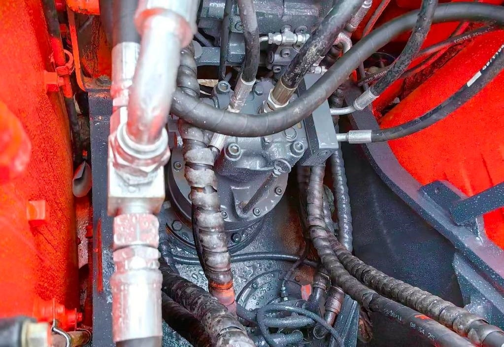 Doosan DX 140 - Máy xúc bánh xích: hình 4 Doosan DX 140 - Máy xúc bánh xích: hình 4