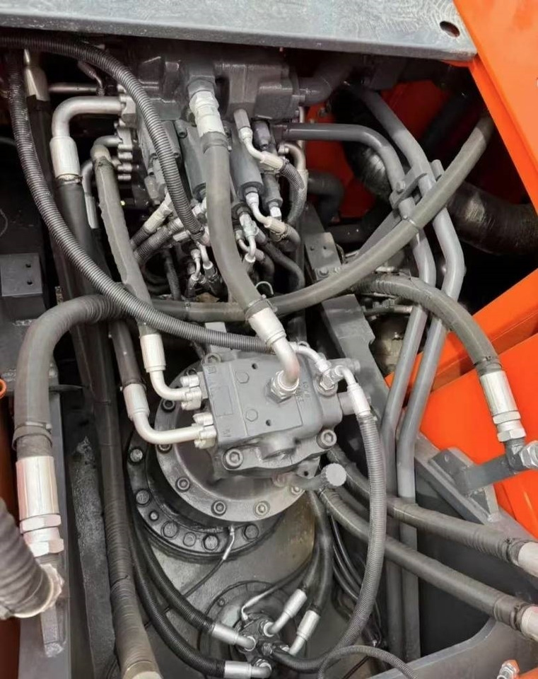 Doosan DX 225 - Máy xúc bánh xích: hình 4 Doosan DX 225 - Máy xúc bánh xích: hình 4