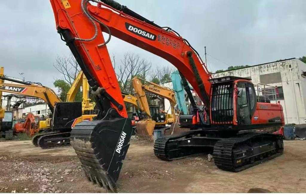 Doosan DX 340 - Máy xúc bánh xích: hình 1 Doosan DX 340 - Máy xúc bánh xích: hình 1