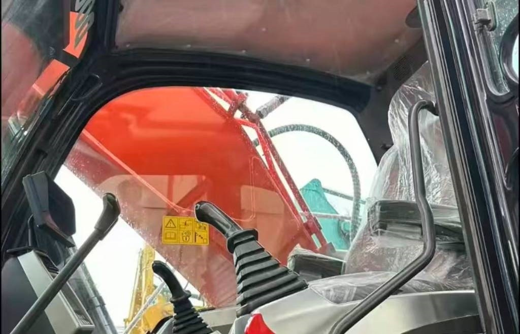 Doosan DX 340 - Máy xúc bánh xích: hình 2 Doosan DX 340 - Máy xúc bánh xích: hình 2