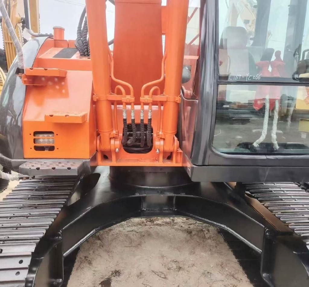 Hitachi 135US-6 - Máy xúc bánh xích: hình 5 Hitachi 135US-6 - Máy xúc bánh xích: hình 5