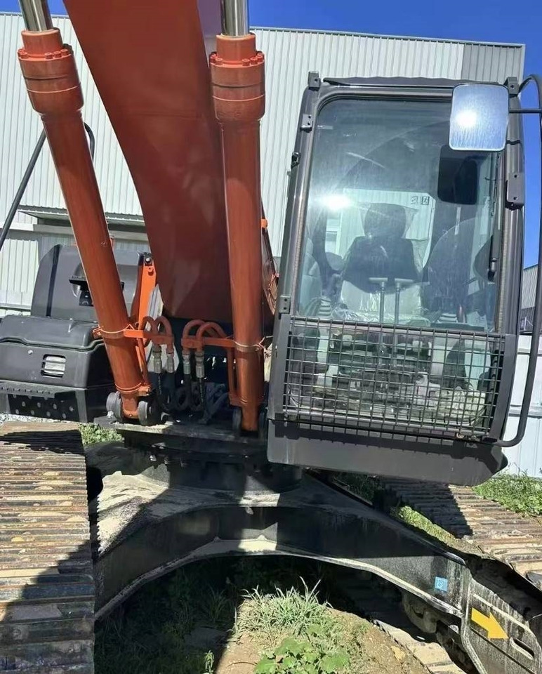 Hitachi 250 - Máy xúc bánh xích: hình 3 Hitachi 250 - Máy xúc bánh xích: hình 3