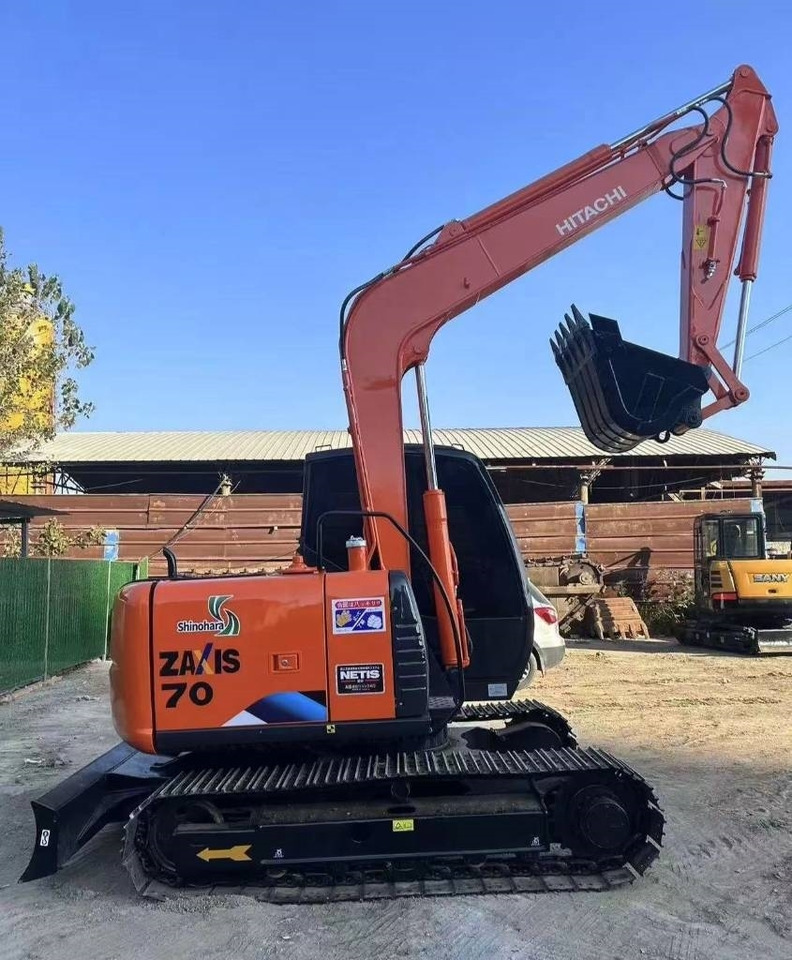 Hitachi 70 - Máy xúc bánh xích: hình 5 Hitachi 70 - Máy xúc bánh xích: hình 5