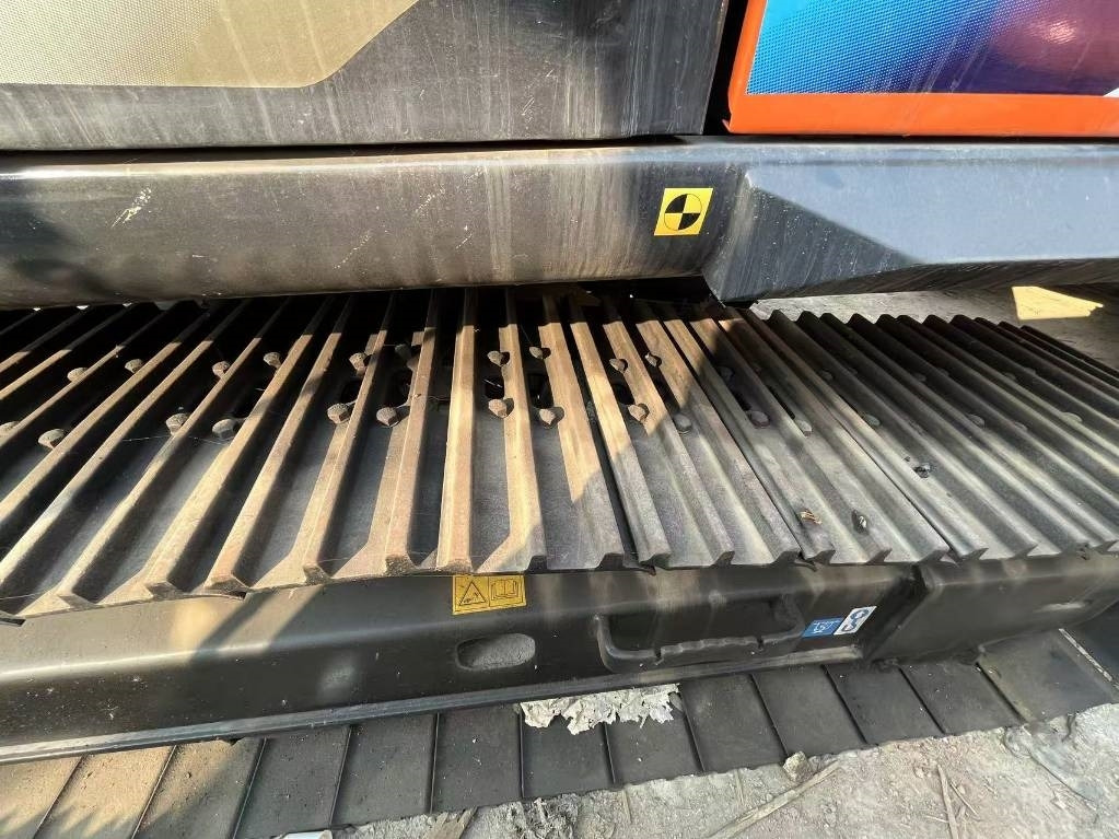 Hitachi ZX 160 - Máy xúc bánh xích: hình 5 Hitachi ZX 160 - Máy xúc bánh xích: hình 5