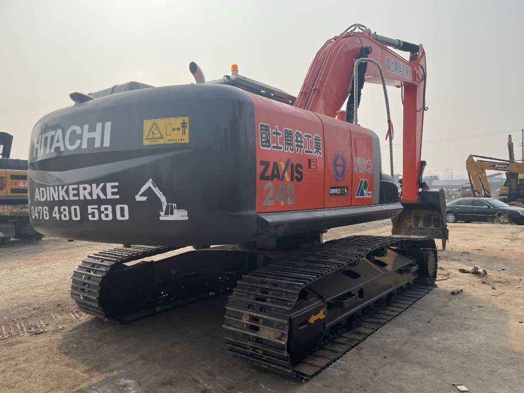 Hitachi ZX 240 - Máy xúc bánh xích: hình 3 Hitachi ZX 240 - Máy xúc bánh xích: hình 3