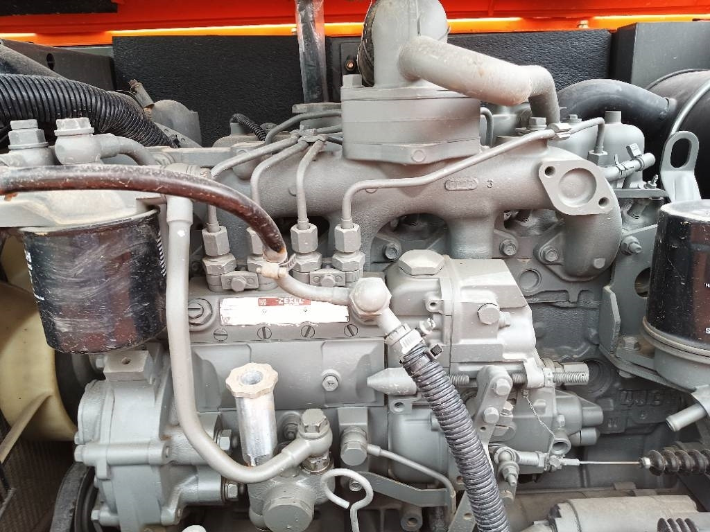 Hitachi ZX 60 - Máy xúc mini: hình 3 Hitachi ZX 60 - Máy xúc mini: hình 3