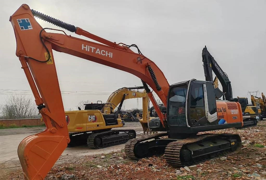 Hitachi Zaxis 200 LC - Máy xúc bánh xích: hình 2 Hitachi Zaxis 200 LC - Máy xúc bánh xích: hình 2