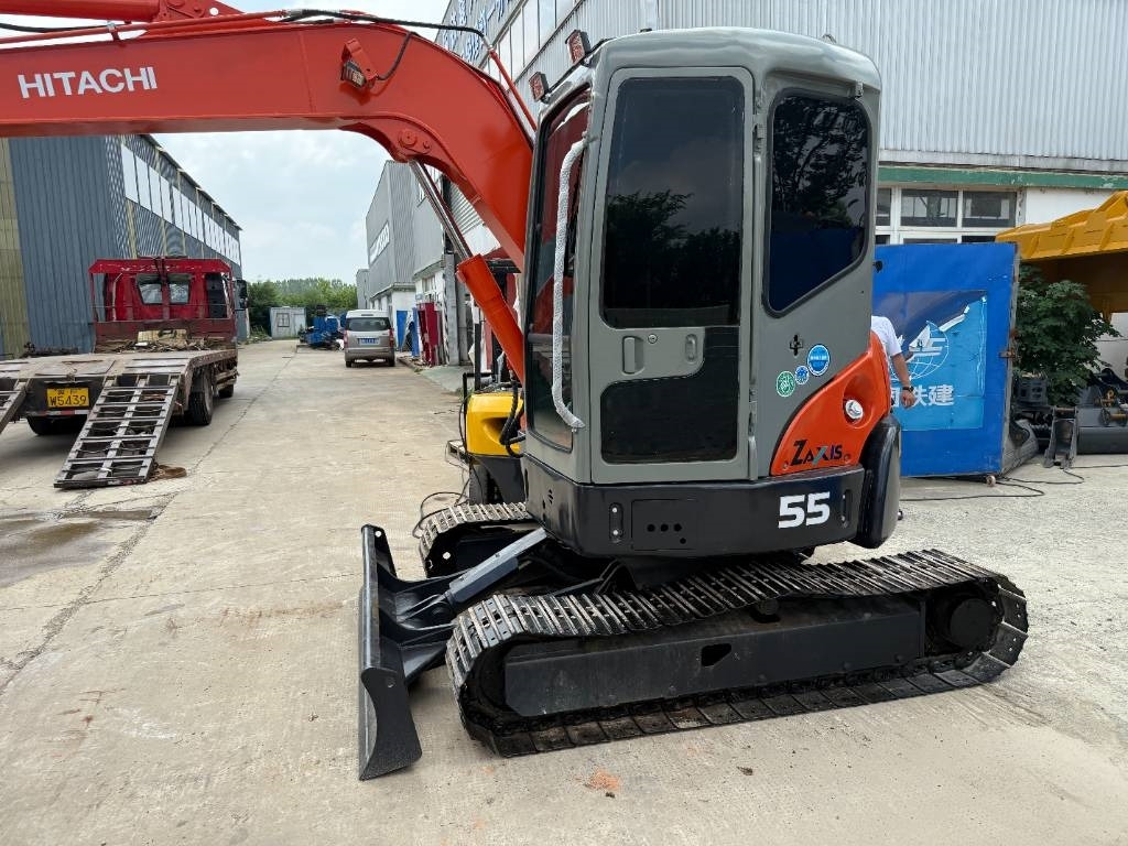 Hitachi Zaxis 55 U - Máy xúc bánh xích: hình 1 Hitachi Zaxis 55 U - Máy xúc bánh xích: hình 1
