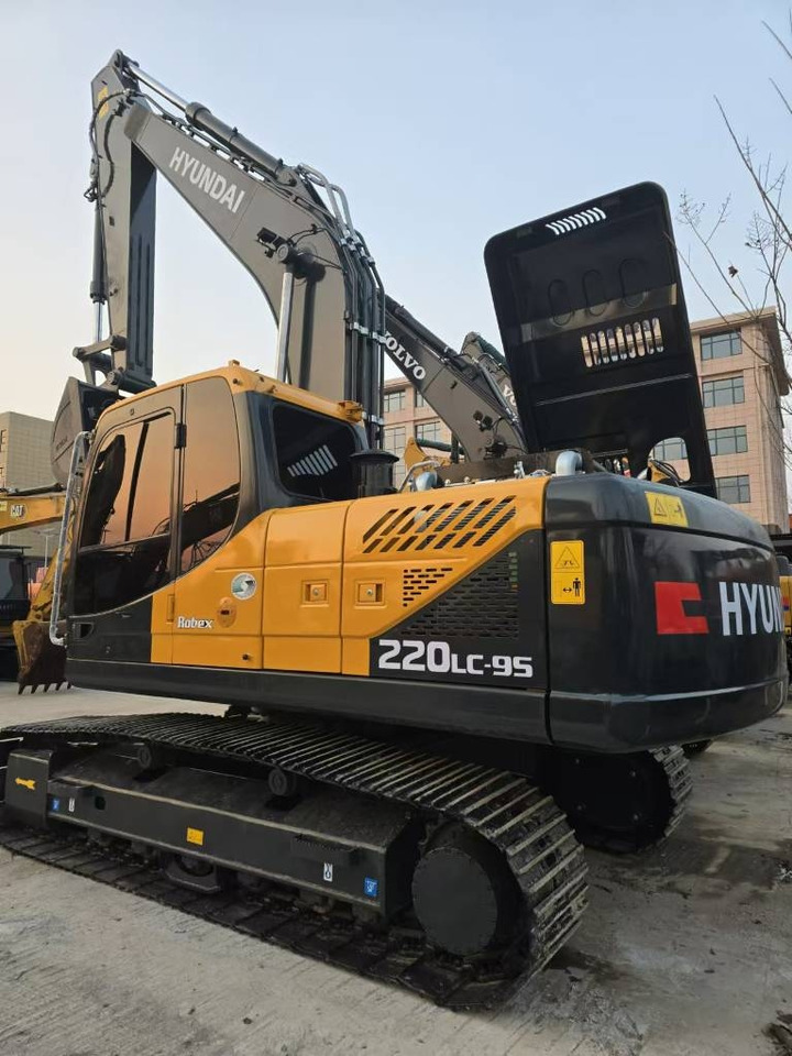 Hyundai 220-9S - Máy xúc bánh xích: hình 1 Hyundai 220-9S - Máy xúc bánh xích: hình 1
