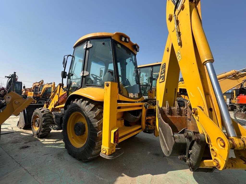 JCB 3 XC - Máy xúc trước múc sau: hình 2 JCB 3 XC - Máy xúc trước múc sau: hình 2