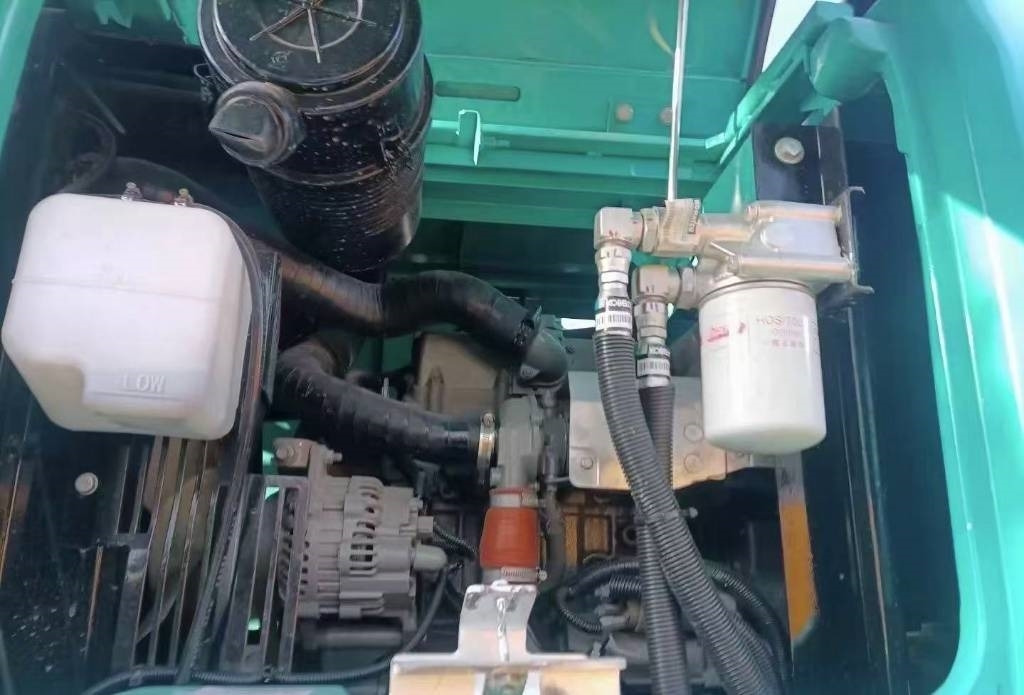 Kobelco 75 - Máy xúc bánh xích: hình 2 Kobelco 75 - Máy xúc bánh xích: hình 2