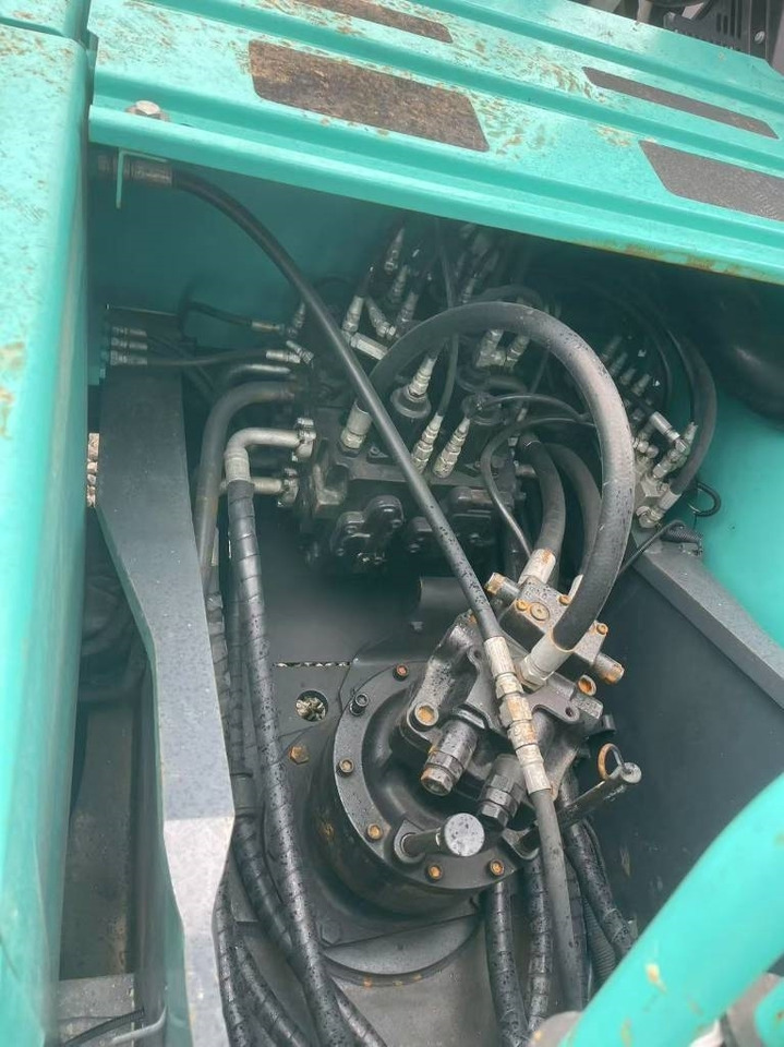 Kobelco SK 200 - Máy xúc bánh xích: hình 4 Kobelco SK 200 - Máy xúc bánh xích: hình 4