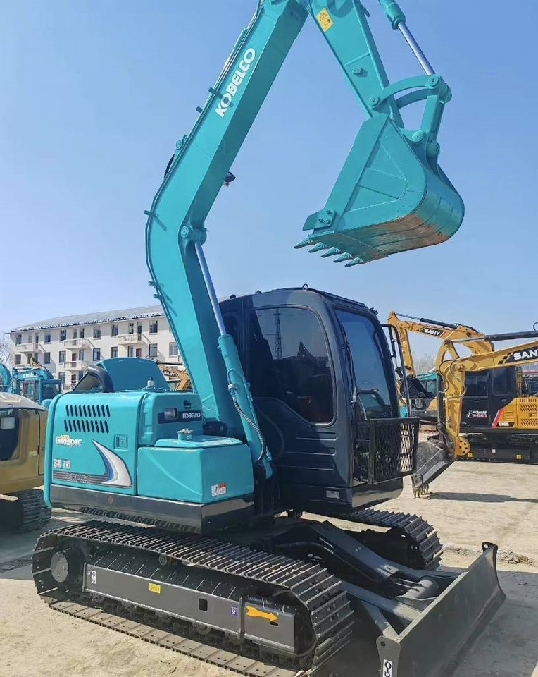 Kobelco SK 75 - Máy xúc bánh xích: hình 3 Kobelco SK 75 - Máy xúc bánh xích: hình 3