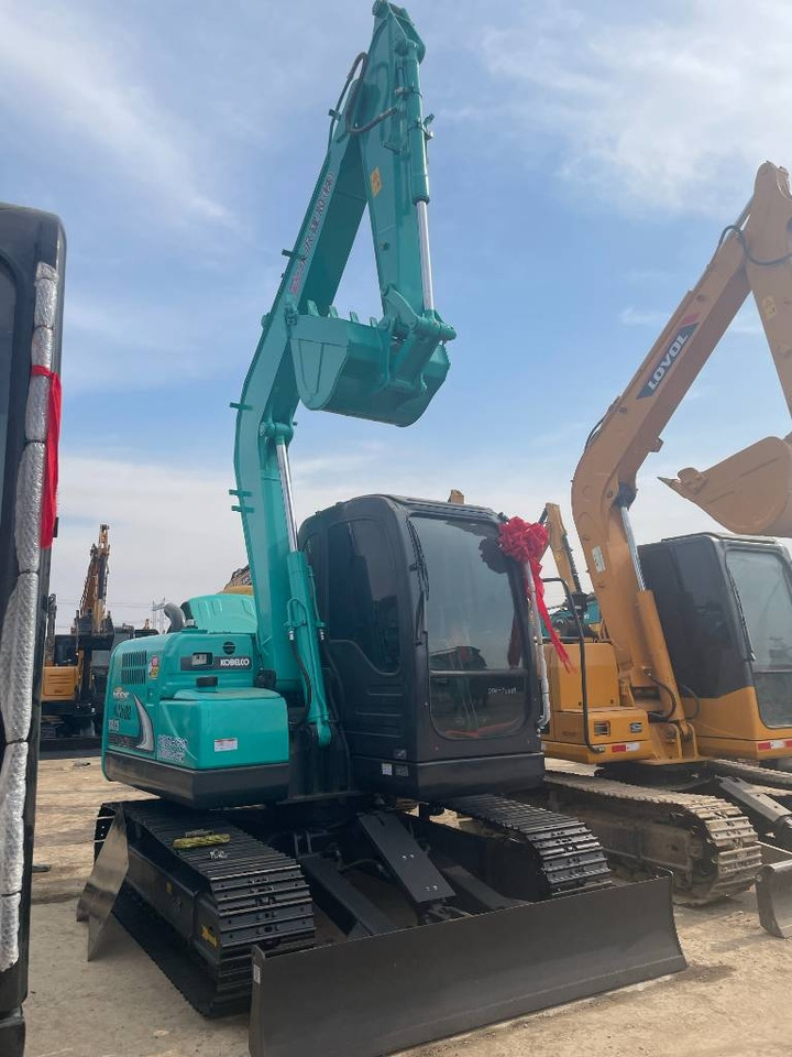 Kobelco SK 75 - Máy xúc bánh xích: hình 1 Kobelco SK 75 - Máy xúc bánh xích: hình 1