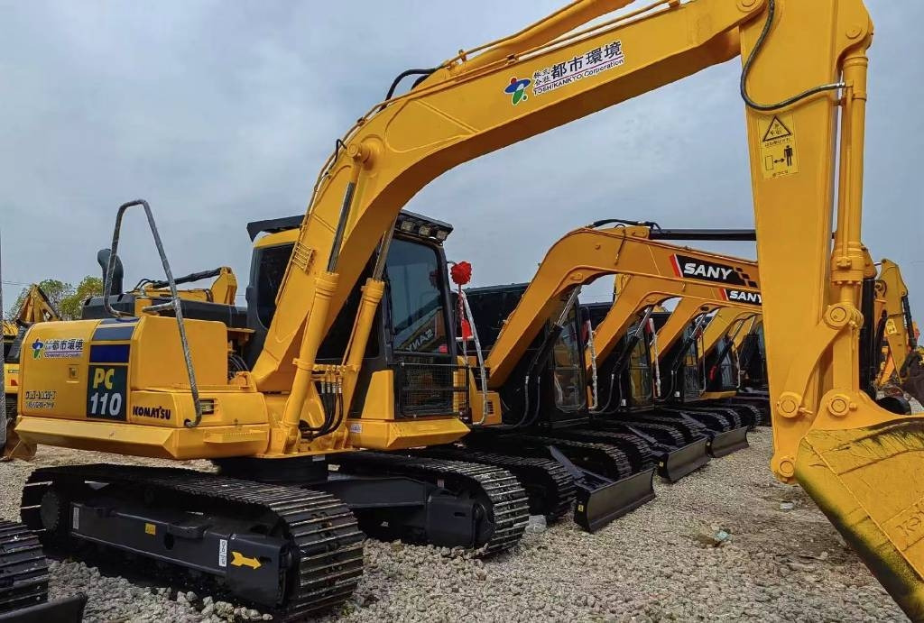Komatsu PC 110 - Máy xúc bánh xích: hình 1 Komatsu PC 110 - Máy xúc bánh xích: hình 1