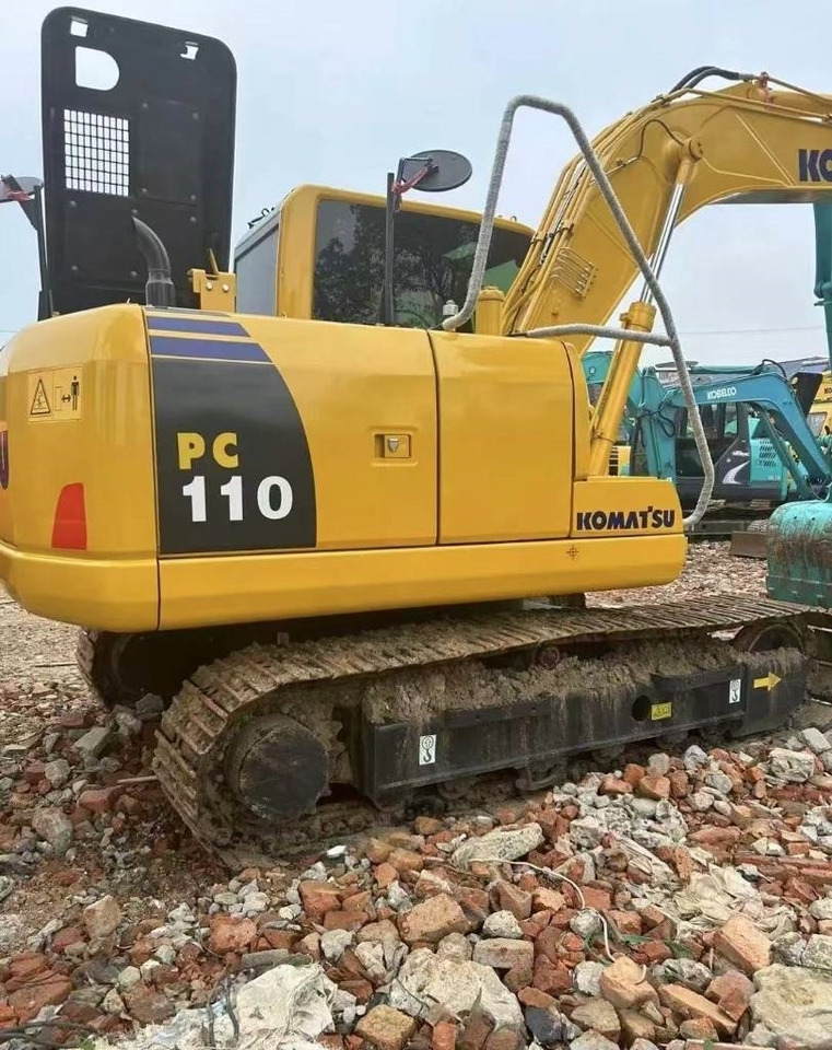 Komatsu PC 110 - Máy xúc bánh xích: hình 5 Komatsu PC 110 - Máy xúc bánh xích: hình 5