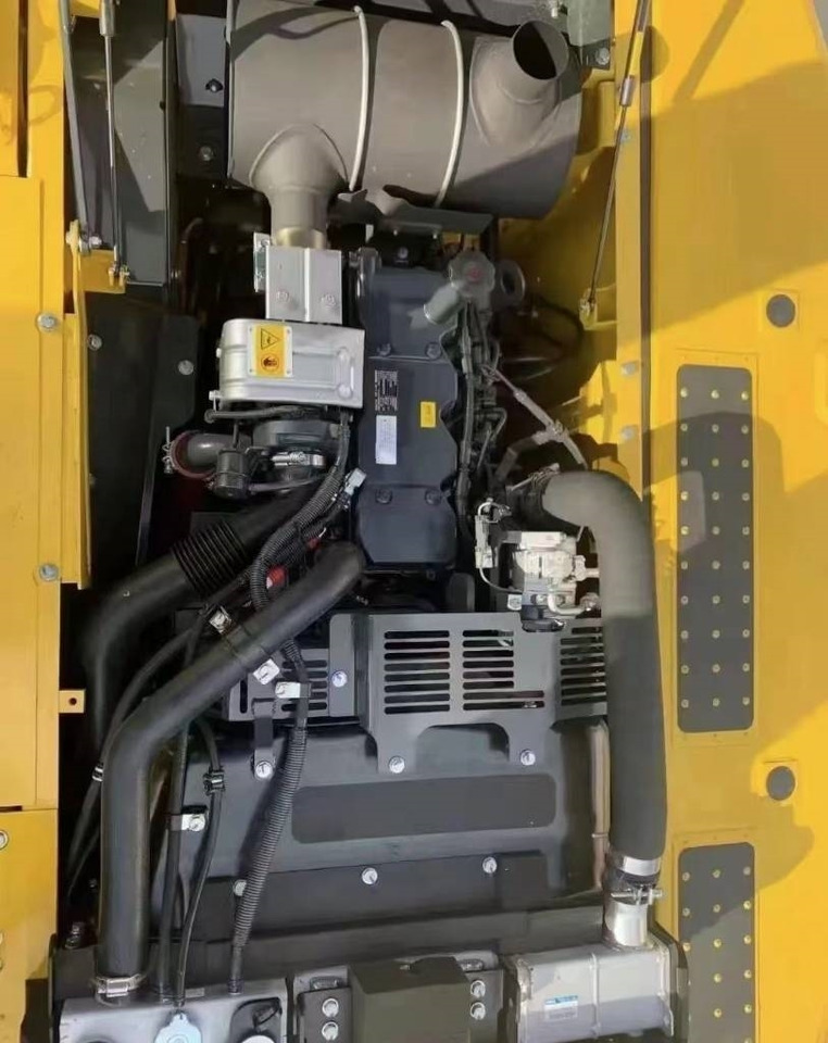 Komatsu PC 200-8 - Máy xúc bánh xích: hình 2 Komatsu PC 200-8 - Máy xúc bánh xích: hình 2