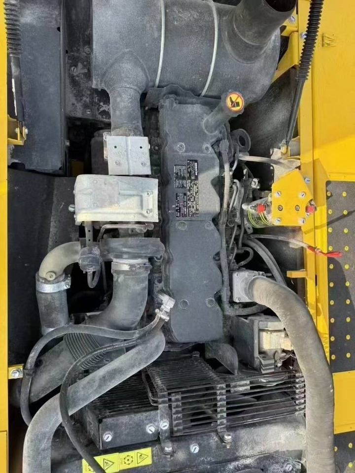 Komatsu PC 220-8 - Máy xúc bánh xích: hình 2 Komatsu PC 220-8 - Máy xúc bánh xích: hình 2