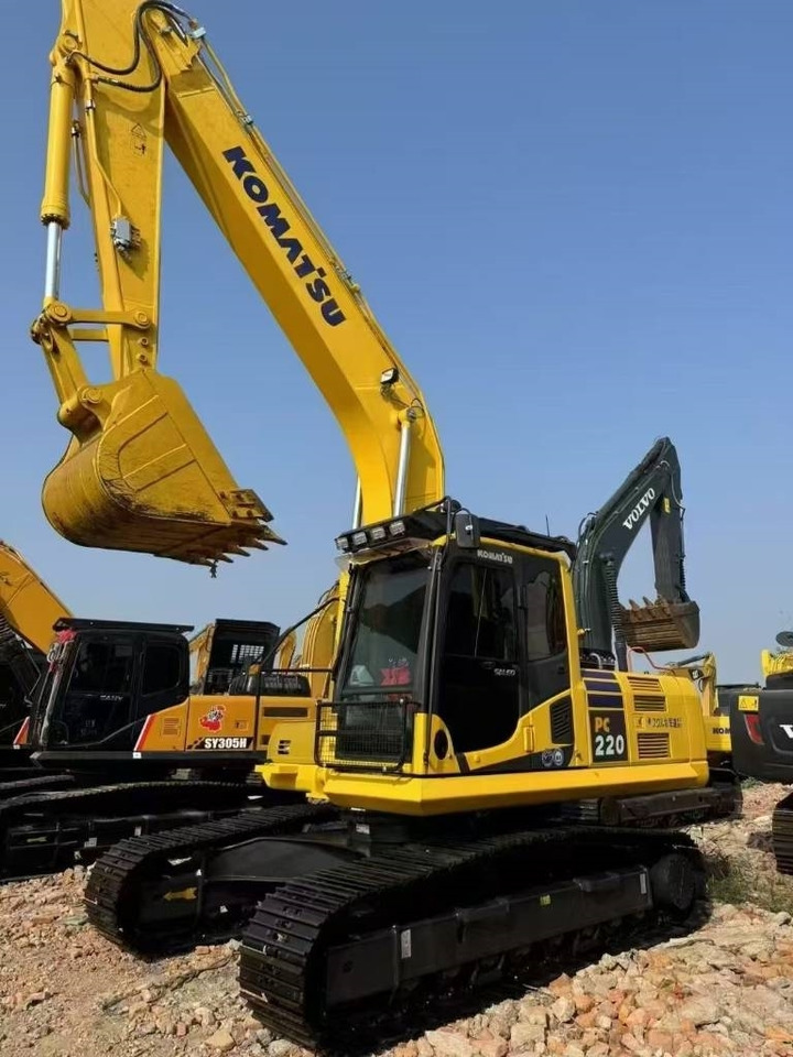 Komatsu PC 220-8  - Máy xúc bánh xích: hình 3 Komatsu PC 220-8  - Máy xúc bánh xích: hình 3