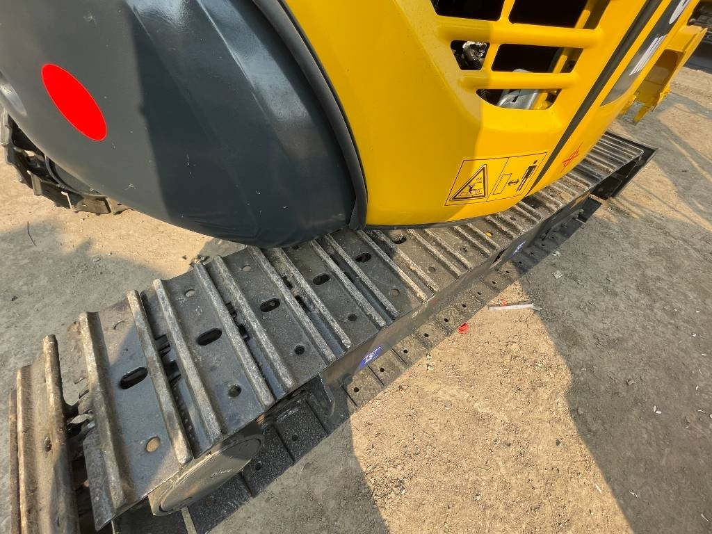 Komatsu PC 30 - Máy xúc mini: hình 3 Komatsu PC 30 - Máy xúc mini: hình 3