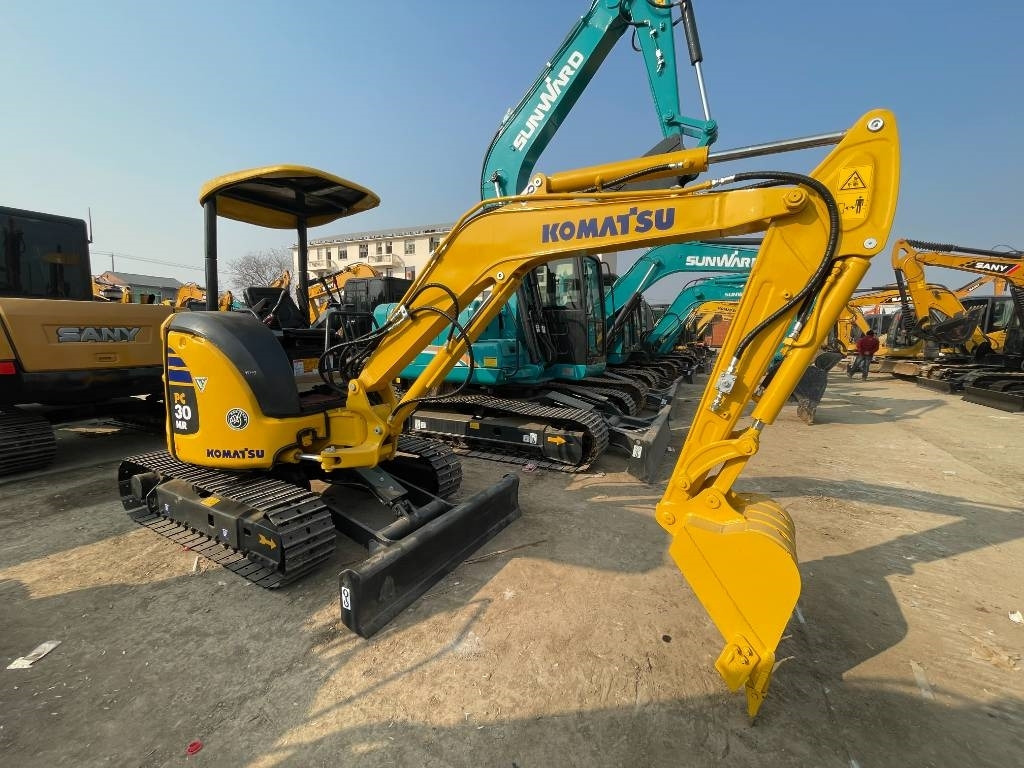 Komatsu PC 30 - Máy xúc mini: hình 5 Komatsu PC 30 - Máy xúc mini: hình 5