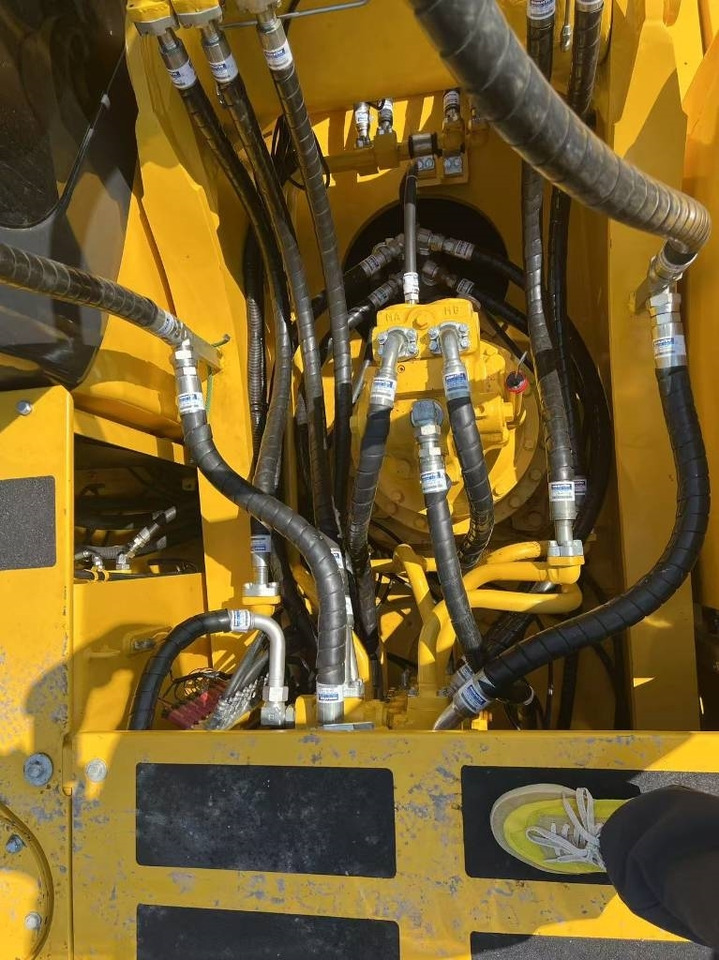 Komatsu PC 300 - Máy xúc bánh xích: hình 5 Komatsu PC 300 - Máy xúc bánh xích: hình 5