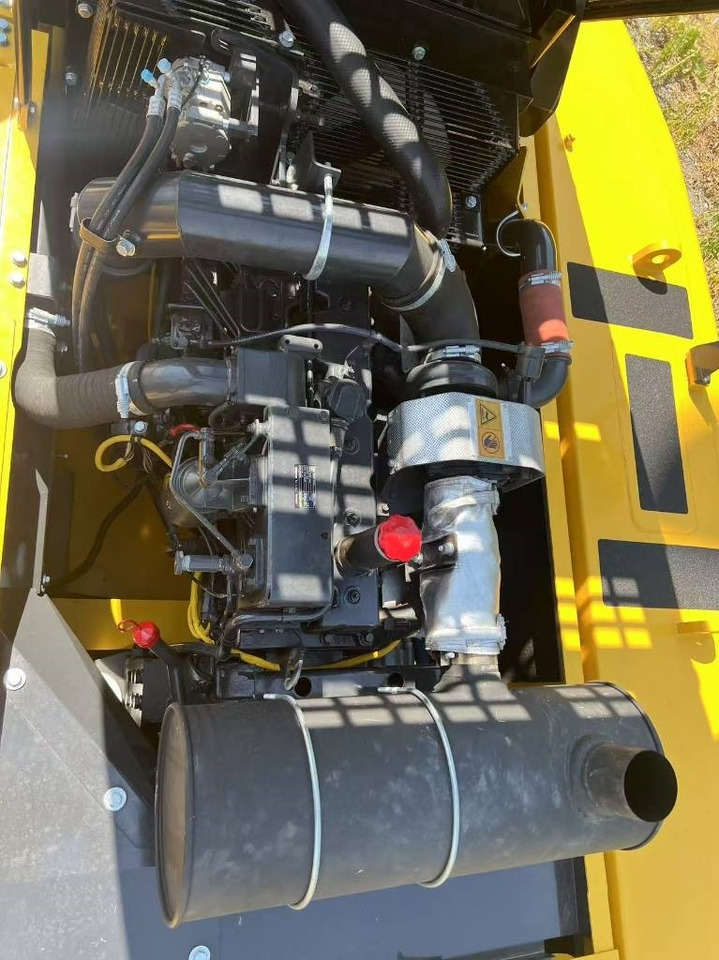 Komatsu PC 300 - Máy xúc bánh xích: hình 3 Komatsu PC 300 - Máy xúc bánh xích: hình 3