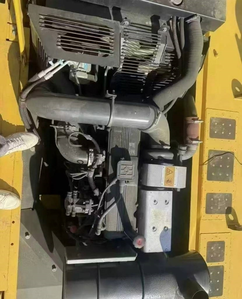 Komatsu PC 350-8 - Máy xúc bánh xích: hình 2 Komatsu PC 350-8 - Máy xúc bánh xích: hình 2