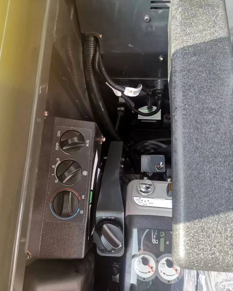 Komatsu PC 58 - Máy xúc mini: hình 5 Komatsu PC 58 - Máy xúc mini: hình 5