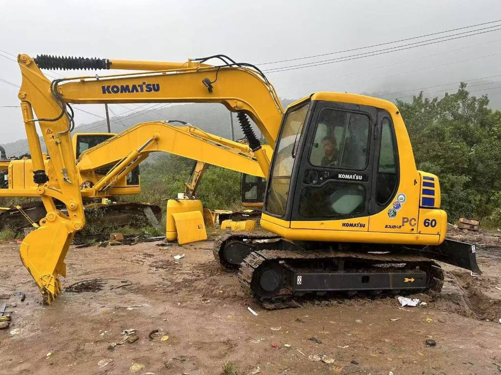 Komatsu PC 60 - Máy xúc mini: hình 1 Komatsu PC 60 - Máy xúc mini: hình 1