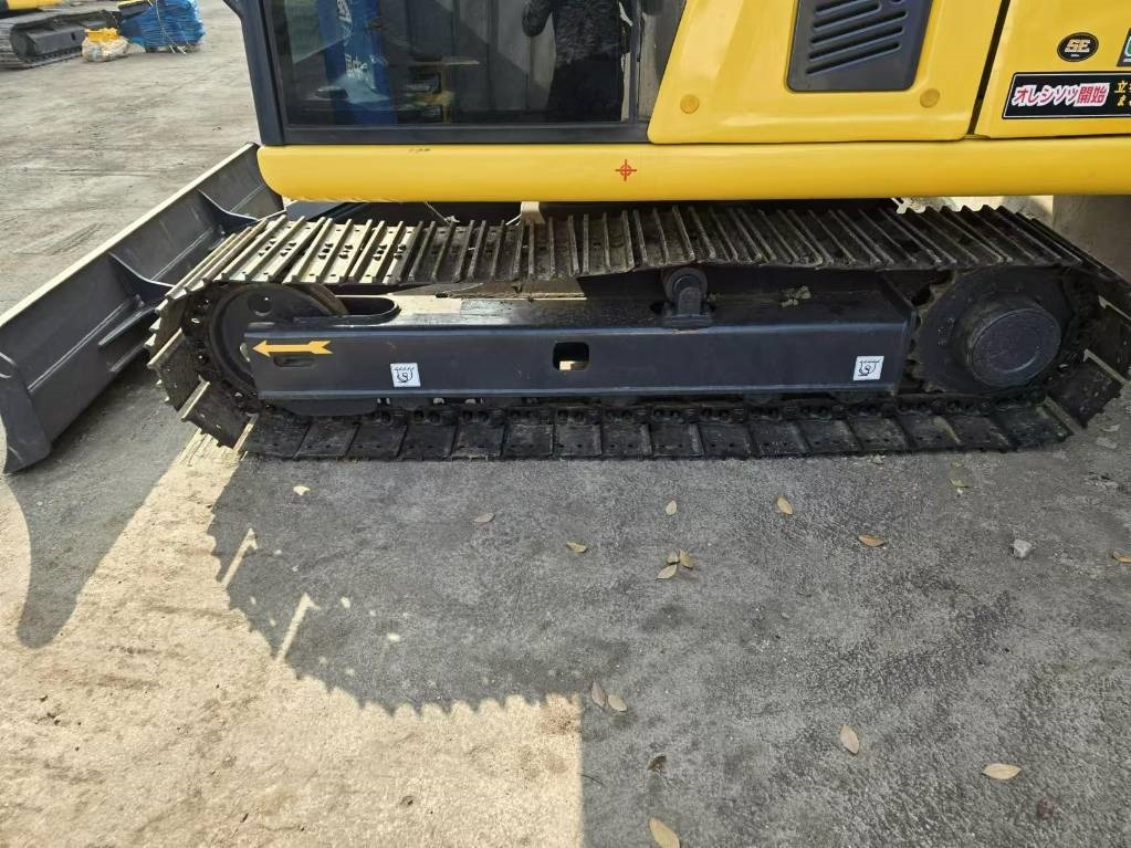 Komatsu PC 70 - Máy xúc mini: hình 5 Komatsu PC 70 - Máy xúc mini: hình 5