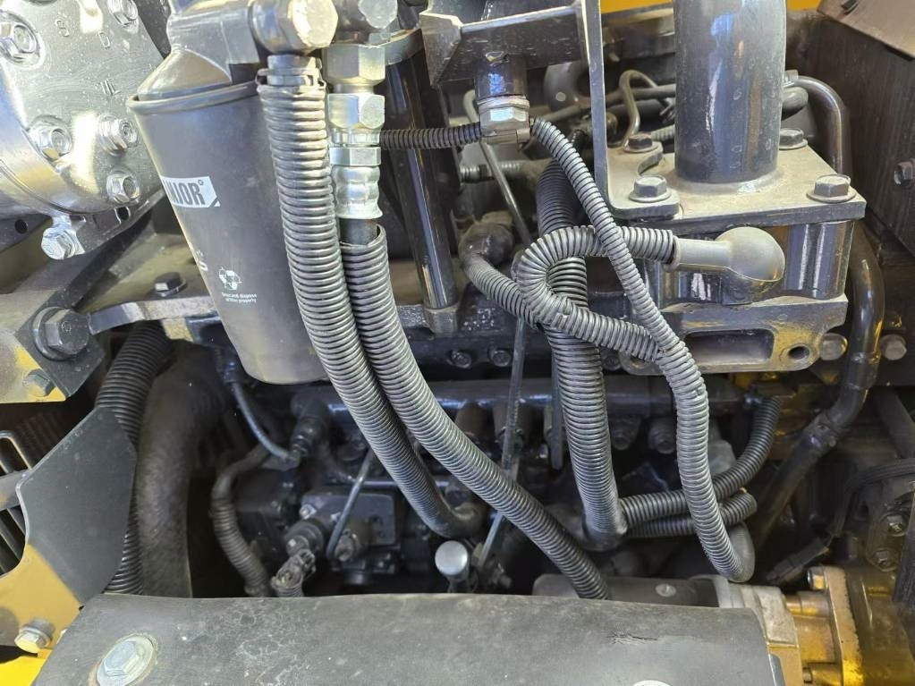 Komatsu PC 70 - Máy xúc mini: hình 5 Komatsu PC 70 - Máy xúc mini: hình 5