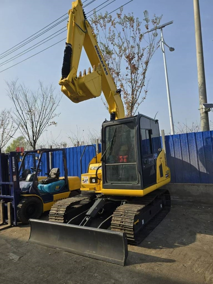 Komatsu PC 70 - Máy xúc mini: hình 1 Komatsu PC 70 - Máy xúc mini: hình 1